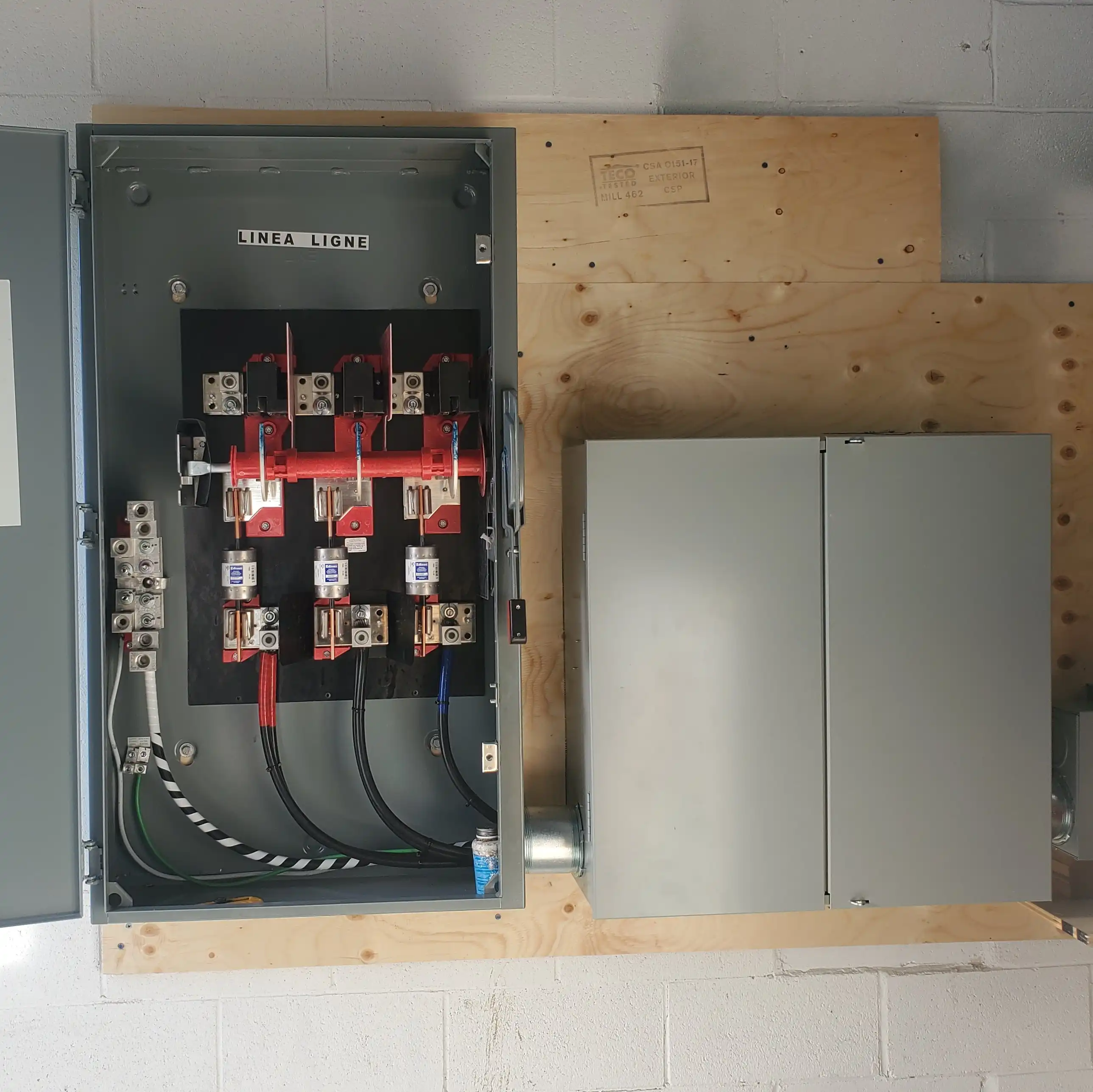 Panneau Industriel Ouvert